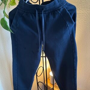 Lululemon Women's Navy Sweatpants